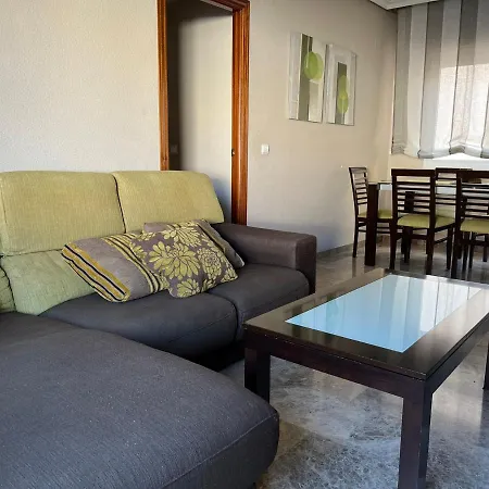 Piso Familiar Con Perfecta Ubicacion דירה